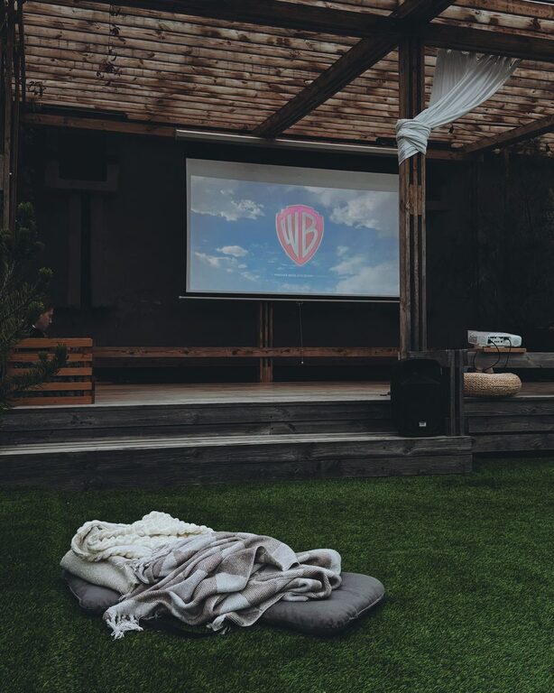 How to Plan a Screen-Light Evening